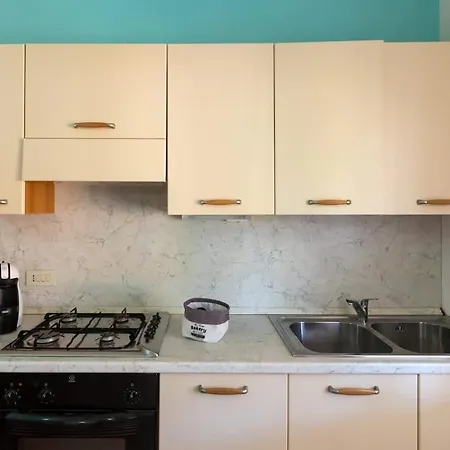 Casa Shanti - 5 Minuti Dalla Con Piscina Condominiale בית נופש סנטה קתרינה