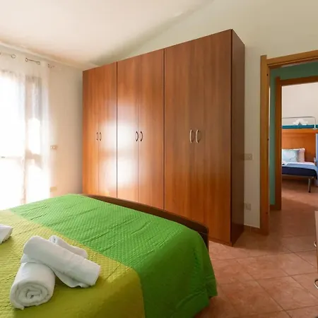Casa Shanti - 5 Minuti Dalla Con Piscina Condominiale סנטה קתרינה